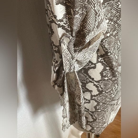 Lysse Schiffer blouse snakeskin - Picture 3 of 9